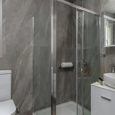 Napier Maisonette شقة أرغوستولي