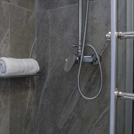 Napier Maisonette شقة أرغوستولي
