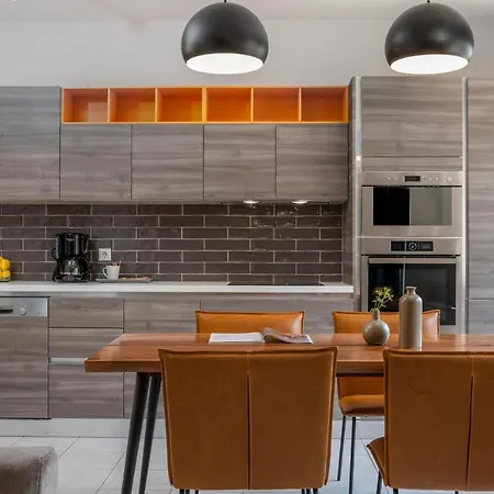 Napier Maisonette شقة أرغوستولي